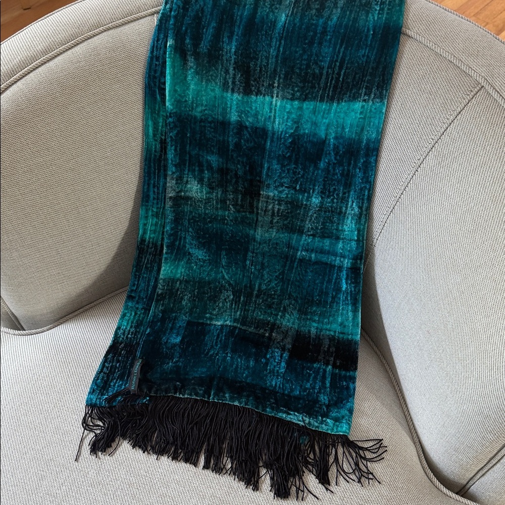 Robert Daskal Malachite Ombré Velvet Scarf Shawl Wrap with fringe Gorgeous